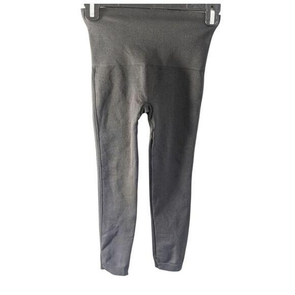 SPANX Look At Me Now Seamless Leggings In Black Size XS - Picture 2 of 3